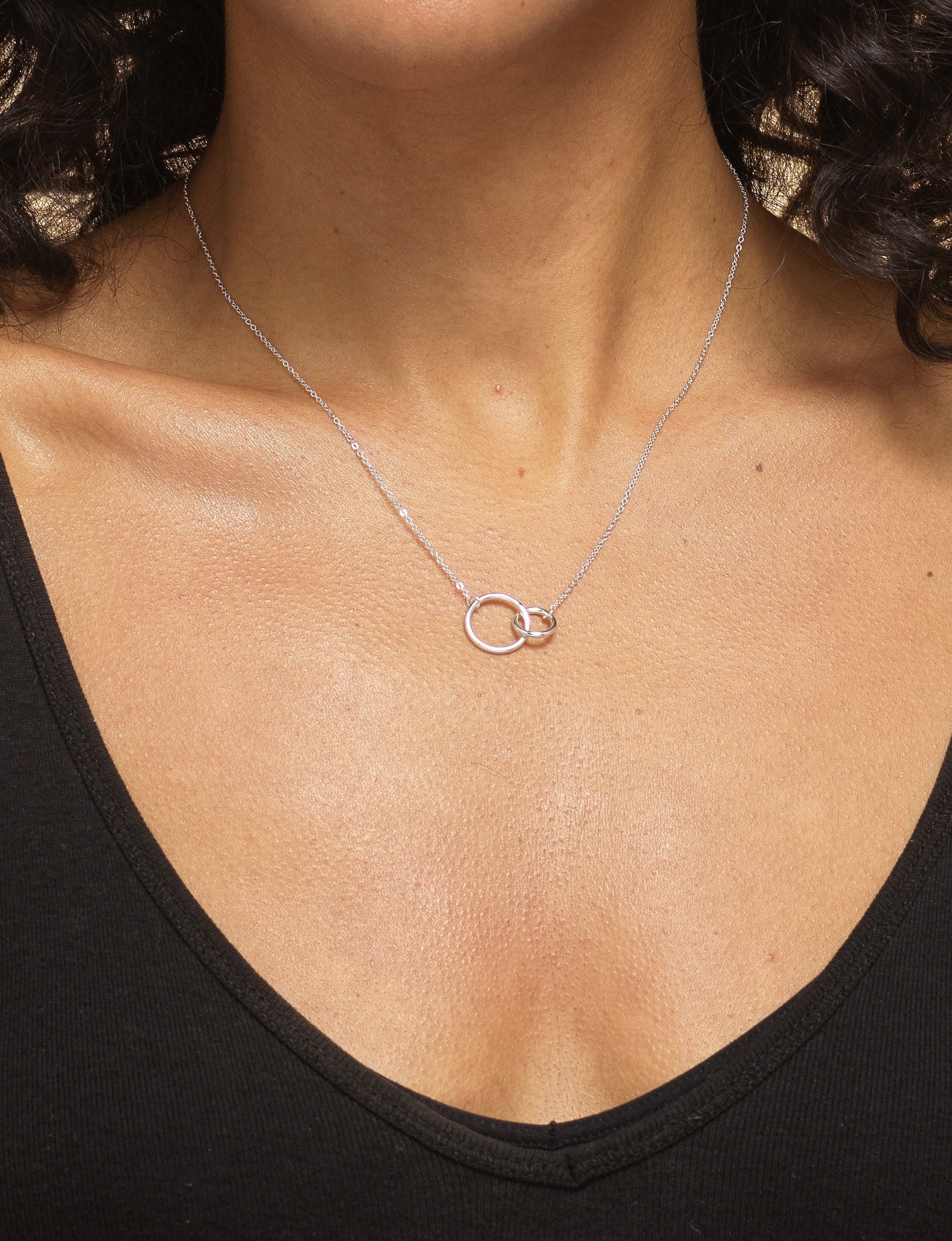 Aunt Necklace - Gift For Aunt - Auntie Jewelry - Best Auntie Ever - Gift For a New Aunt - Two Circles Necklace - Gift For Her